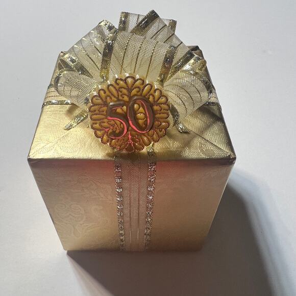 Pretti Pak 50th Anniversary Wind Up Music Box Gold Gift Plays Anniversary Song - Picture 8 of 10